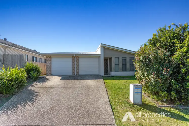 8 Foster Circuit, Hillcrest QLD 4118