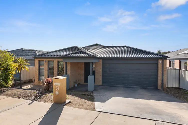 9 Eaglewood Way, California Gully VIC 3556