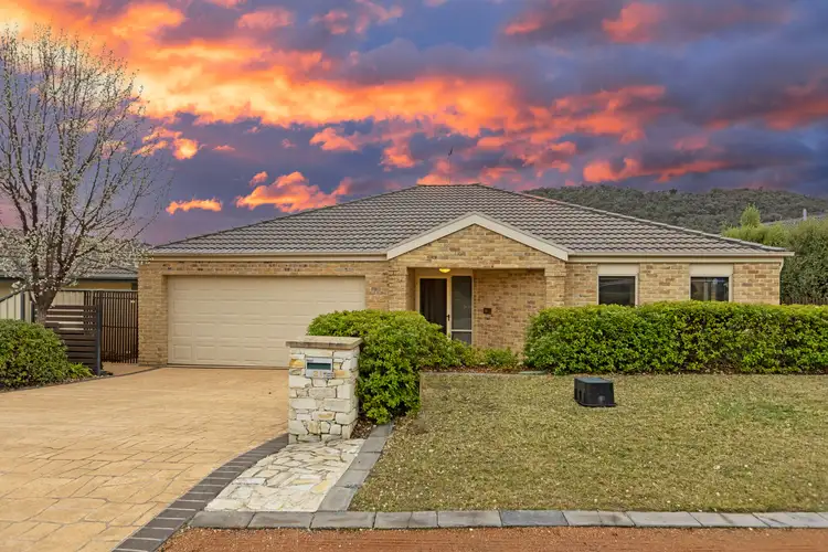 21 Pannamena Crescent, Jerrabomberra NSW 2619