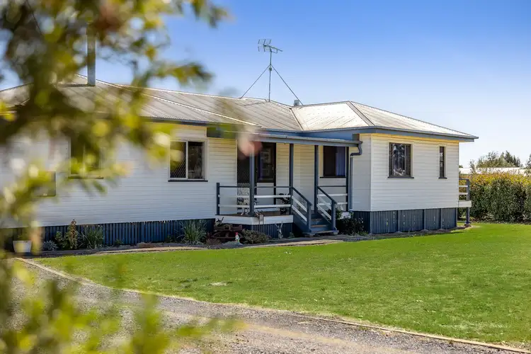 32 Railway Street, Cambooya QLD 4358