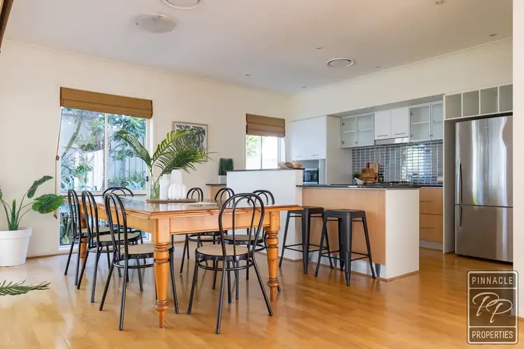 21 Central Avenue, Mount Ommaney QLD 4074