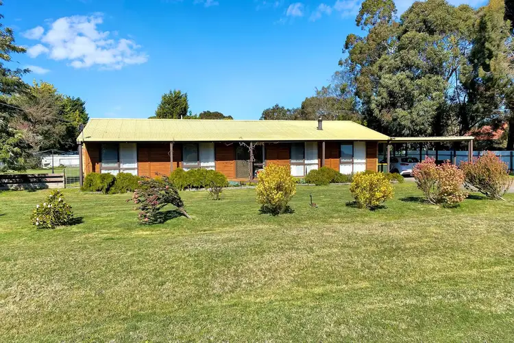 9 Gorong Street, Ballan VIC 3342