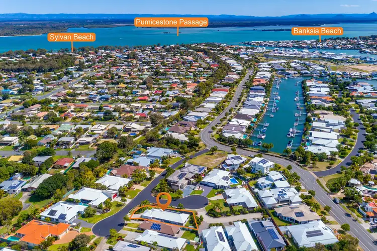 19 Whitehaven Place, Banksia Beach QLD 4507