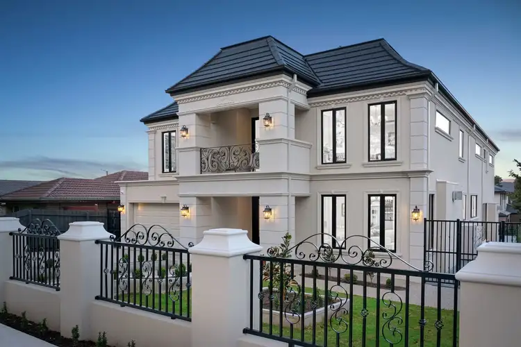 10 Compton Street, Glen Waverley VIC 3150