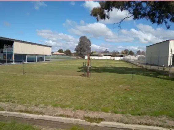 8 Wallace Street, Holbrook NSW 2644