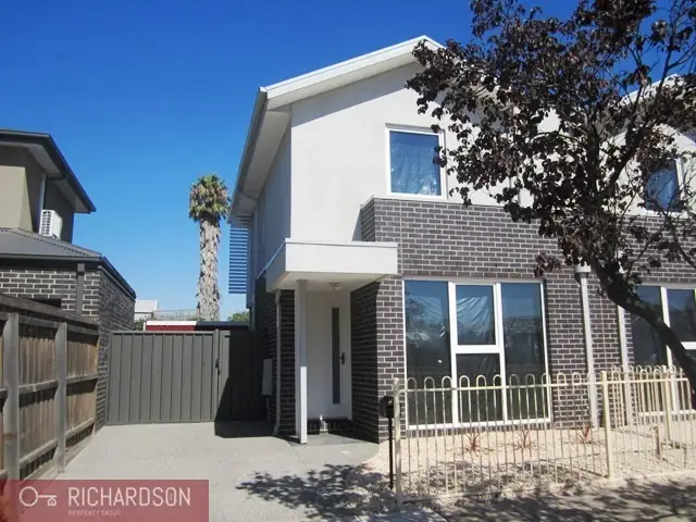 5 Iris Avenue