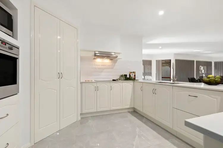 Sixth view of Homely house listing, 17 Marlborough Place, Carindale QLD 4152