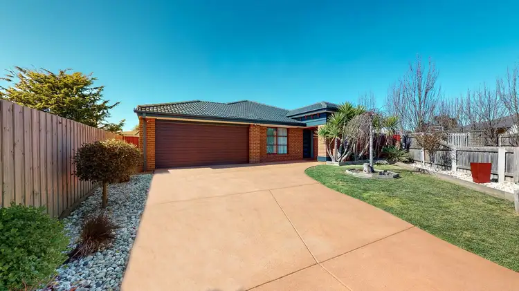 Second view of Homely house listing, 8 Rostrevor Close, Traralgon VIC 3844