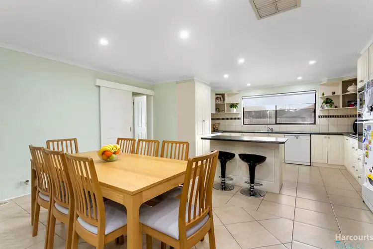 Fourth view of Homely house listing, 2 Ford Court, Mill Park VIC 3082