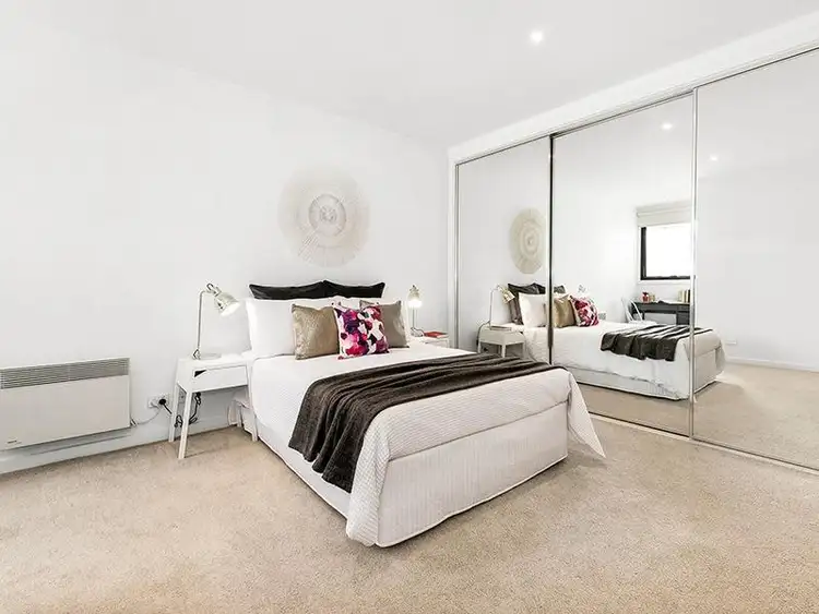 Sixth view of Homely apartment listing, 6/6 Pine Avenue, Elwood VIC 3184