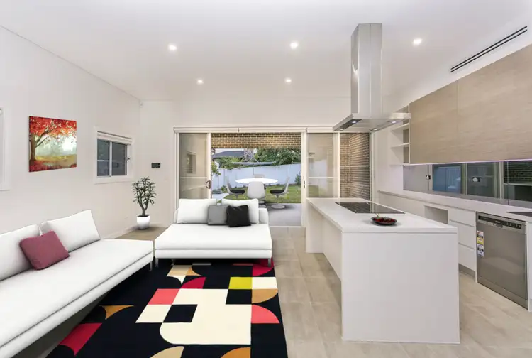 15 Samoa Avenue, Picnic Point NSW 2213
