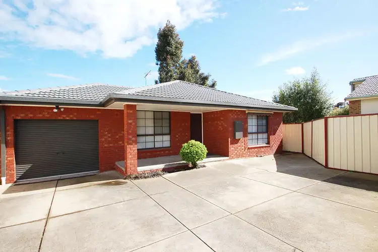2/10 Elgata Close, Meadow Heights VIC 3048
