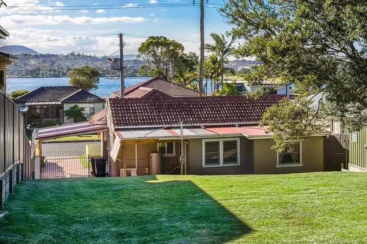 17 Lakeview Parade, Primbee NSW 2502
