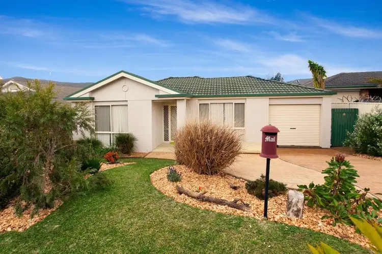 6 Brisbane Grove, Horsley NSW 2530