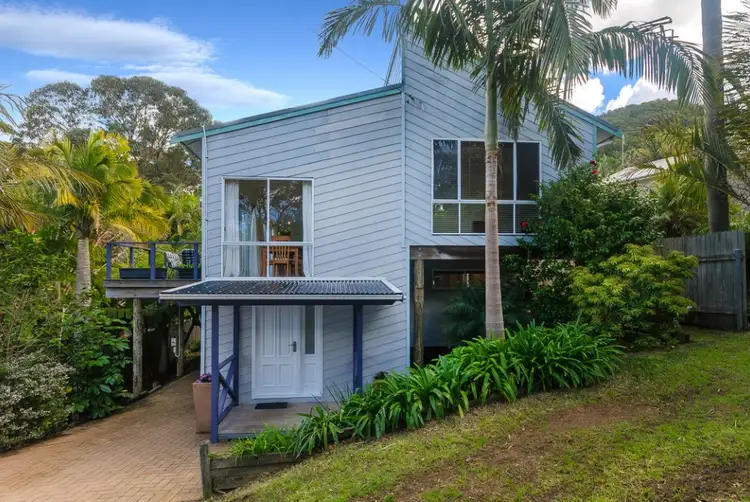 8 Lower Coast Road, Stanwell Park NSW 2508
