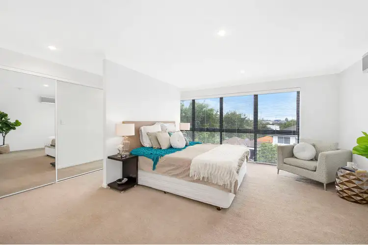 Sixth view of Homely house listing, 2 Tomahawk Close, Murarrie QLD 4172
