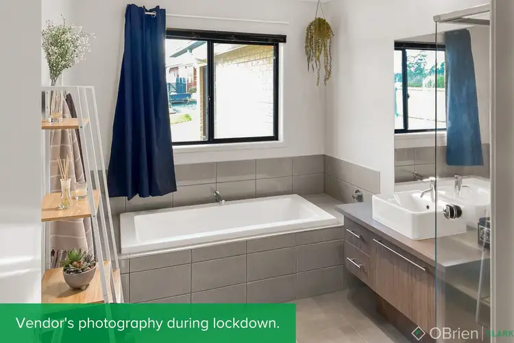 Fifth view of Homely house listing, 7 Valleyview Grove, Drouin VIC 3818