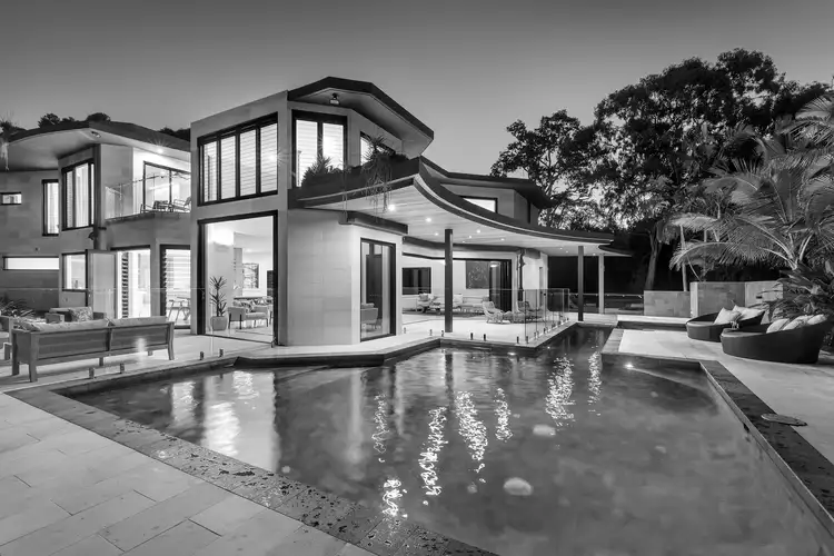 10 Frying Pan Track, Noosa North Shore QLD 4565