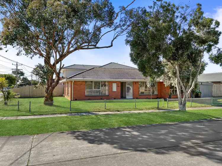 84 Embankment Grove, Chelsea VIC 3196