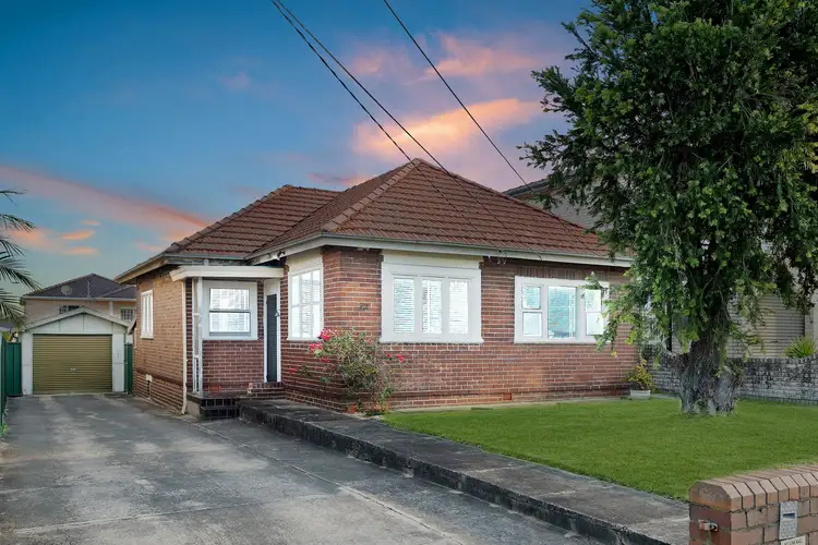 72 Gueudecourt Avenue, Earlwood NSW 2206