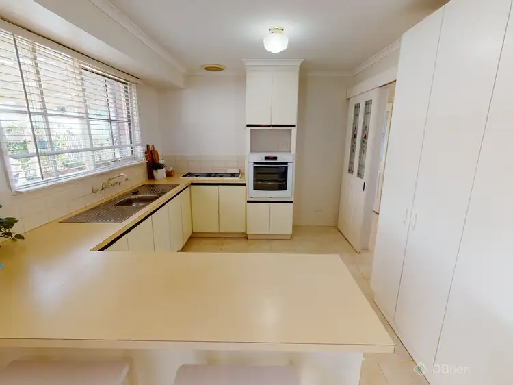 Fifth view of Homely house listing, 11 Fisher Close, Berwick VIC 3806