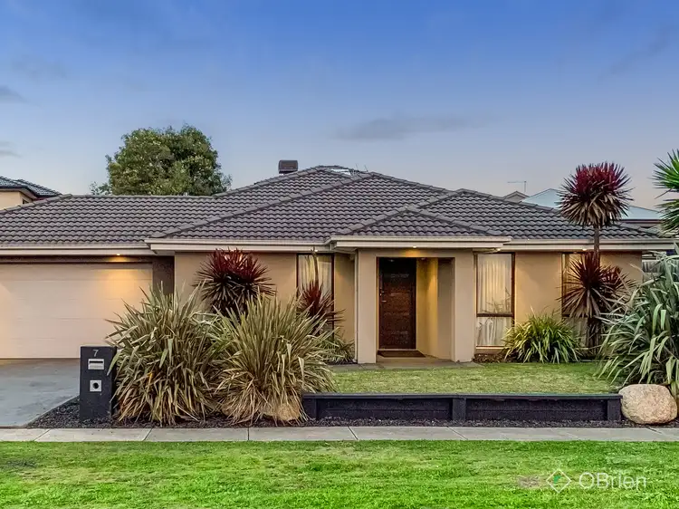 7 Golden Way, Skye VIC 3977
