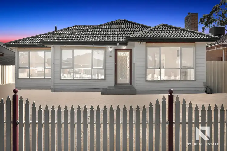 Main view of Homely unit listing, 1/39 Bent Street, St Albans VIC 3021