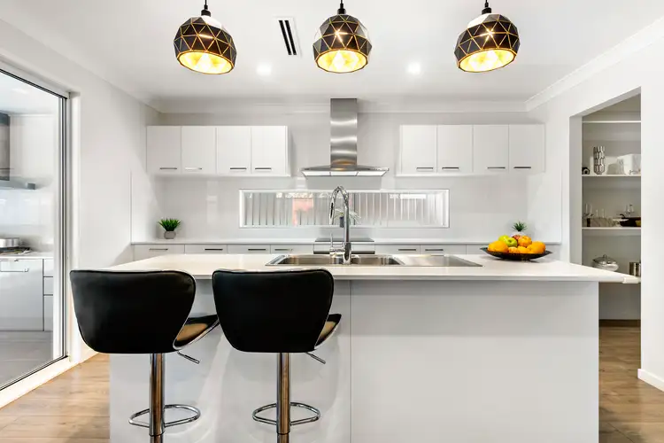 1530 Creek Road, Carina QLD 4152