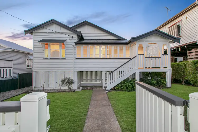 16 Cromwell Street, Wooloowin QLD 4030