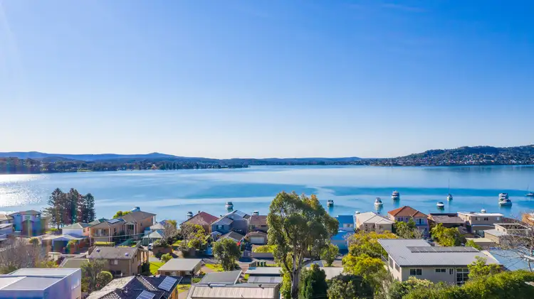 7 Gordon Street, Eleebana NSW 2282