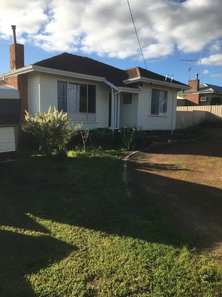 27 Chipper Street, Katanning WA 6317