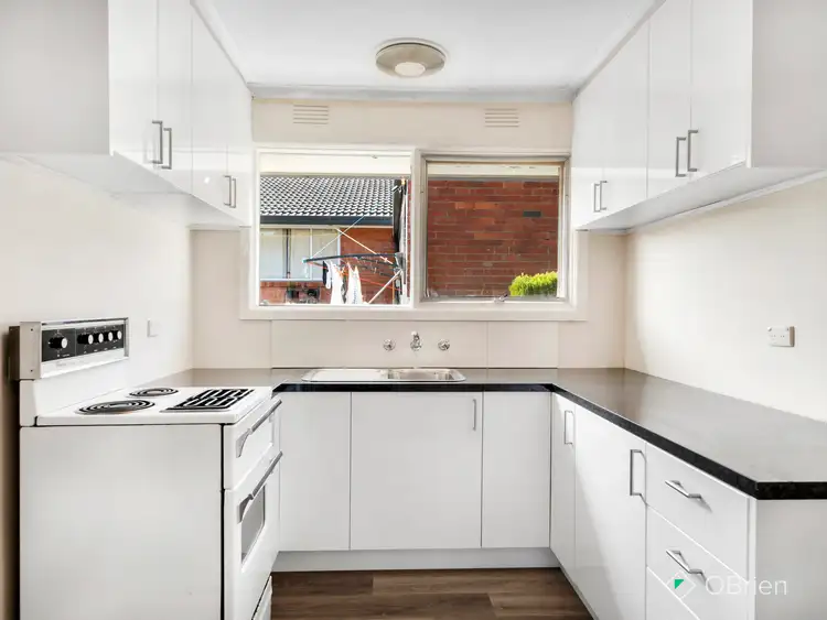 Fifth view of Homely unit listing, 2/10 Hillcrest Road, Frankston VIC 3199