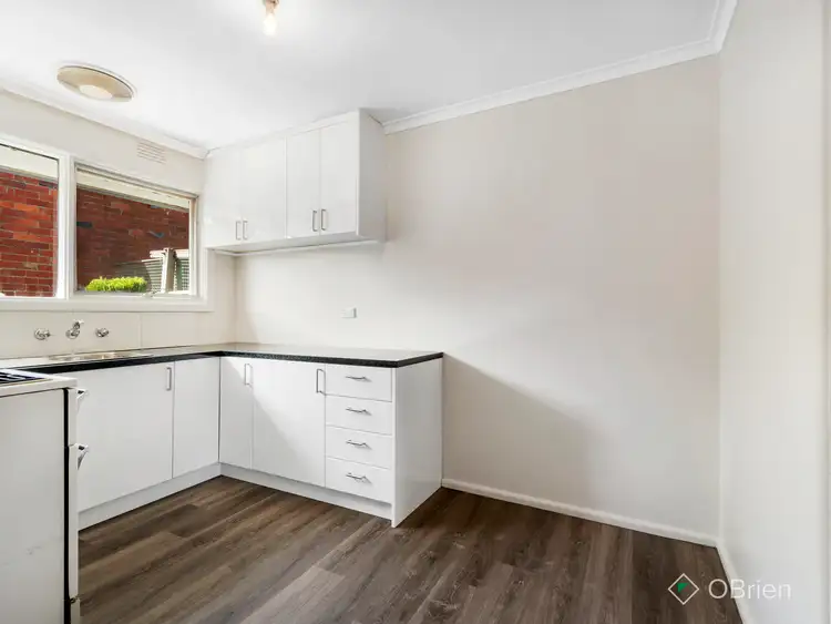 Sixth view of Homely unit listing, 2/10 Hillcrest Road, Frankston VIC 3199