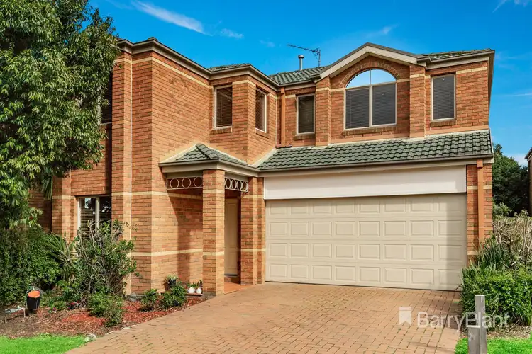 16 Hummingbird Place, South Morang VIC 3752