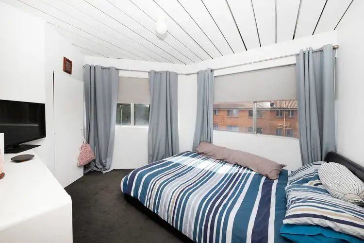 Sixth view of Homely unit listing, 4/18 Trinculo Place, Queanbeyan NSW 2620