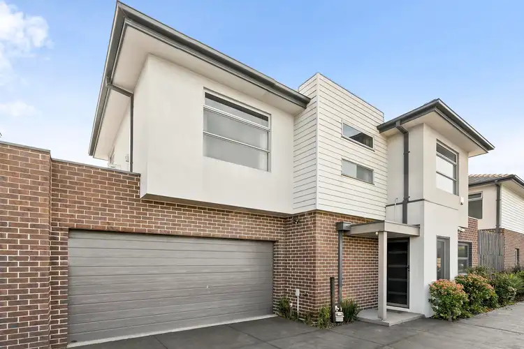 2/9 Montgomery Street, Maidstone VIC 3012