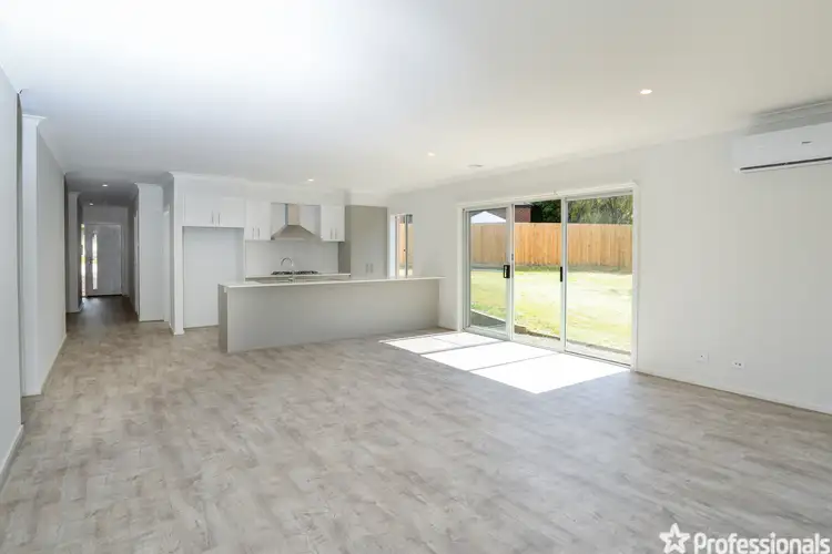 Sixth view of Homely house listing, 5 Pauls Close, Yarra Junction VIC 3797