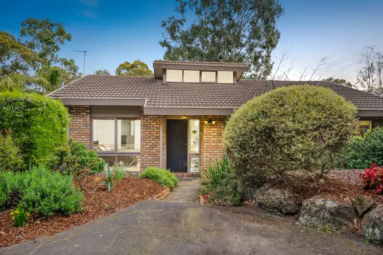 19 Dunbarton Drive, Eltham North VIC 3095