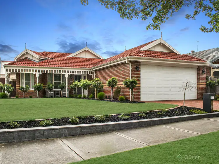 2 Wembley Drive, Berwick VIC 3806