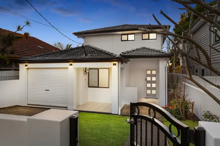 32 Gatling Road, Cannon Hill QLD 4170
