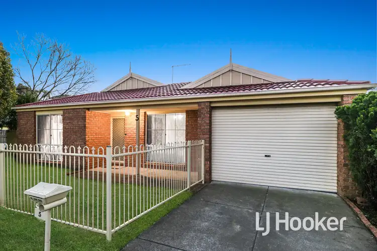 5 Banyalla Drive, Cranbourne West VIC 3977
