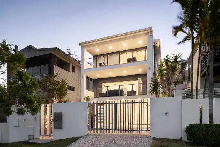 16 Coventry Street, Hawthorne QLD 4171