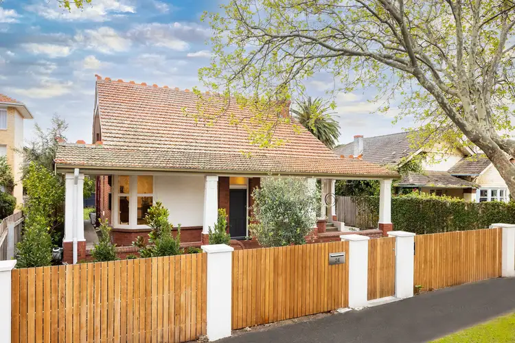 24 Beach Avenue, Elwood VIC 3184