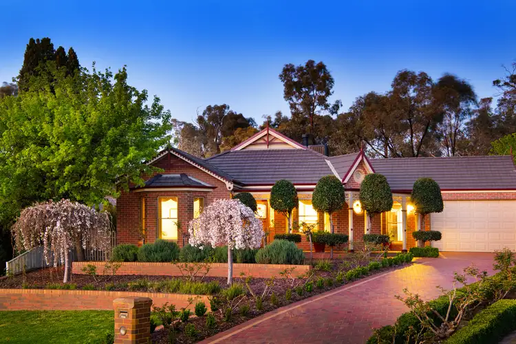 5 Adelle Court, Strathdale VIC 3550