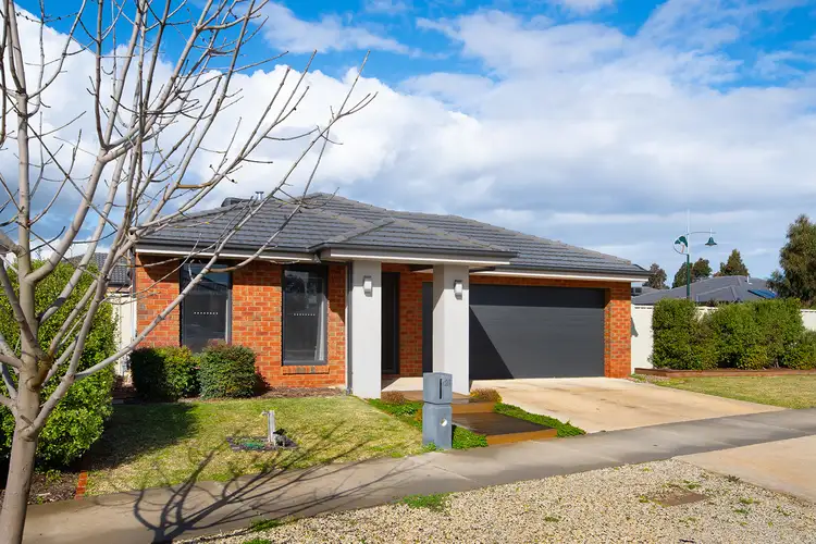 21 Garden Drive, Epsom VIC 3551