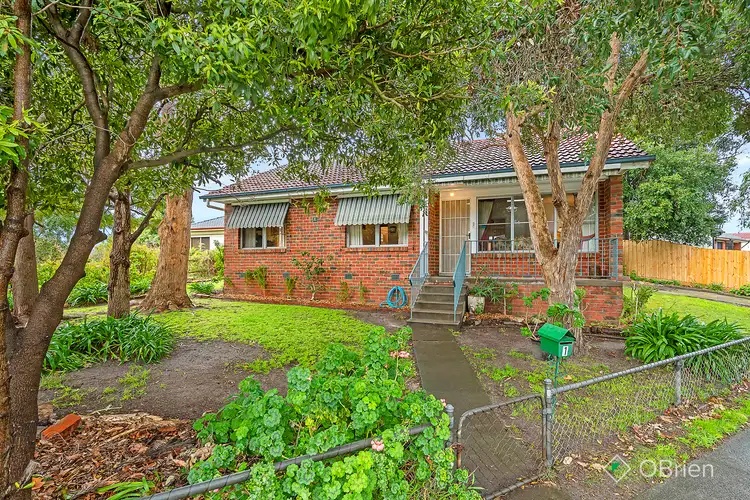 1 Rosemary Crescent, Frankston North VIC 3200