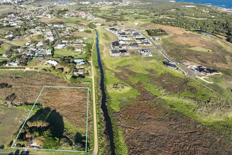 Second view of Homely house listing, 10 Landmann Street, Warrnambool VIC 3280