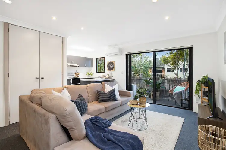 8/6 Hindmarsh Avenue