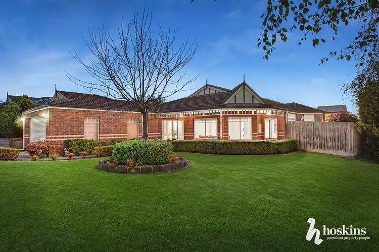 8 Paris Court, Mooroolbark VIC 3138