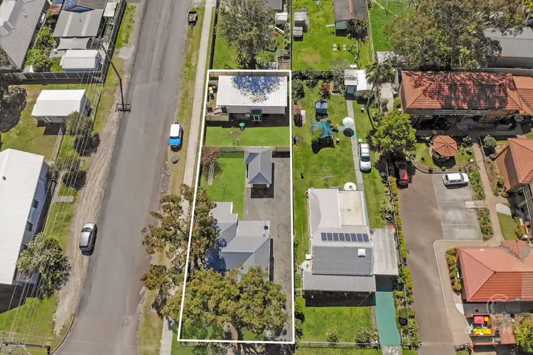 35 Manuka Parade, Gorokan NSW 2263
